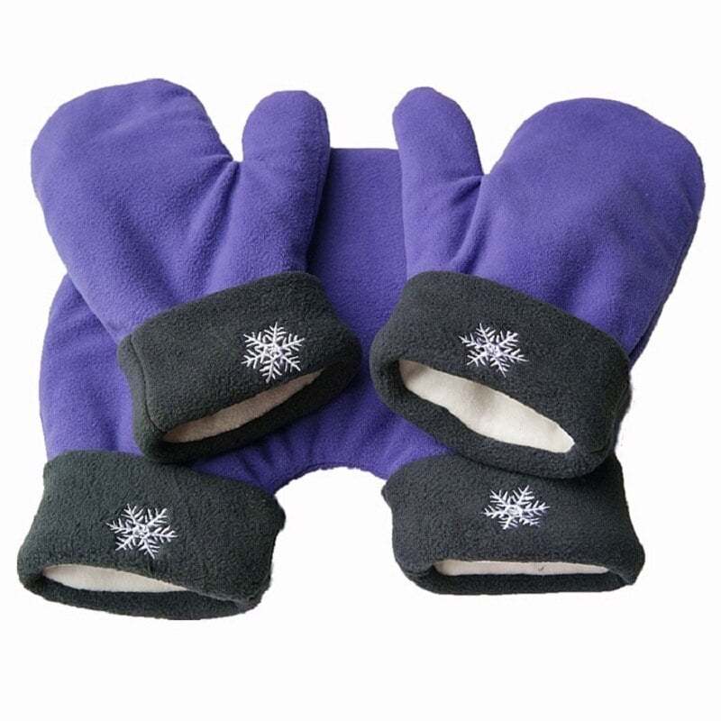 ein paar handschuhe Hand-in-Hand Gloves